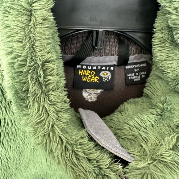 Mountain Hardware fleece jacket - Picture 3 of 7